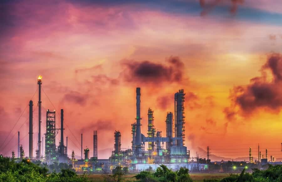 Oil refinery setting sun__1452851507_81.100.28.181